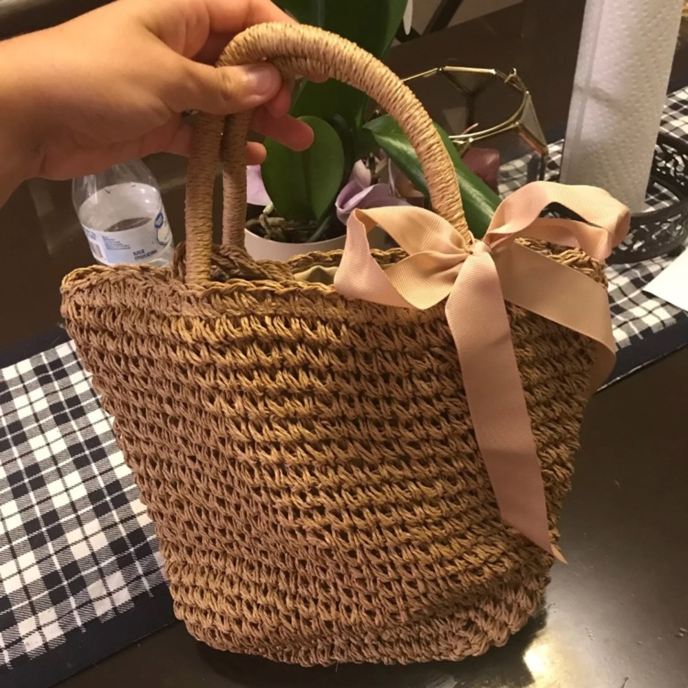 Straw purse
